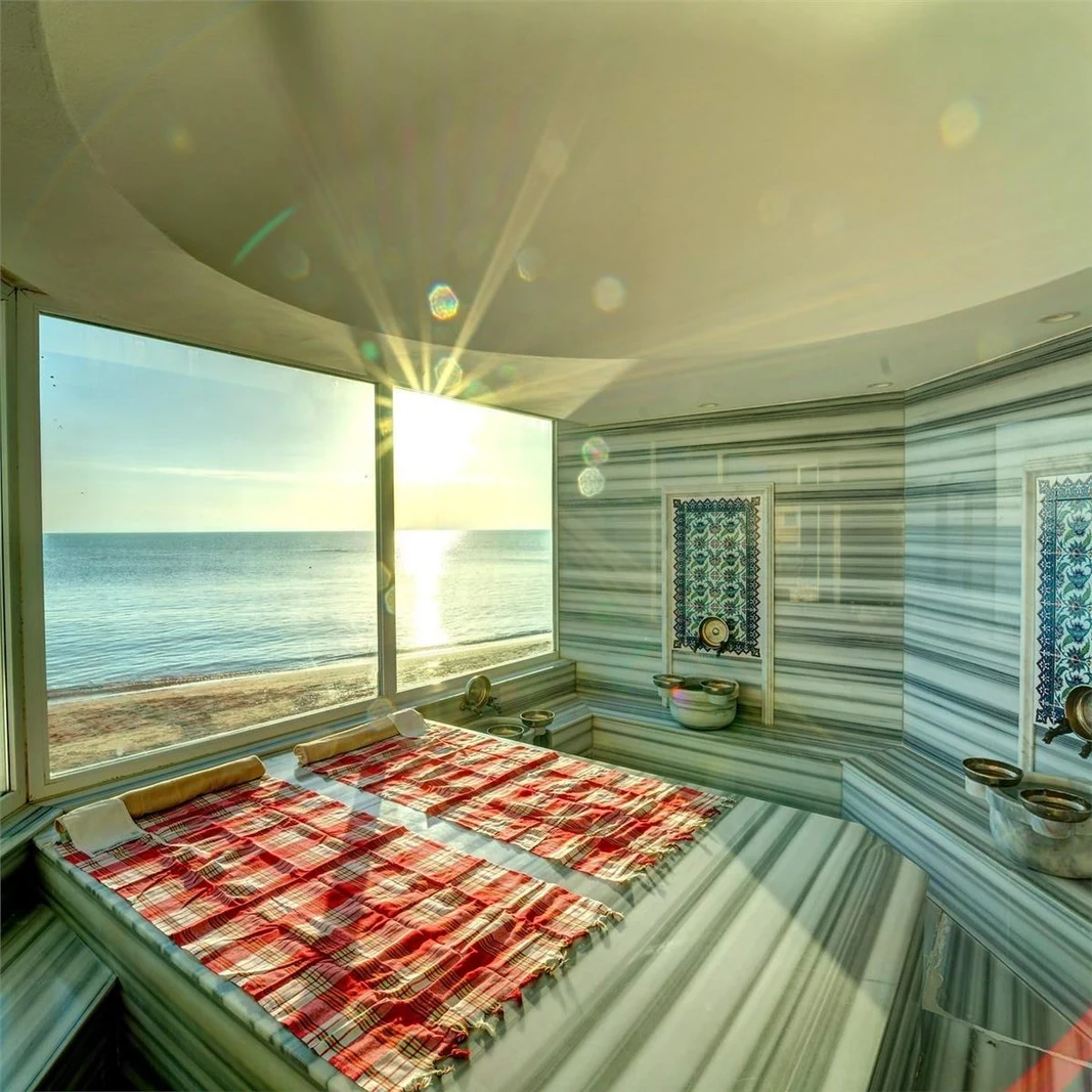 VIP Cabana ve Garson Servisli Oteller Havuz ve Güneşlenme Terasları