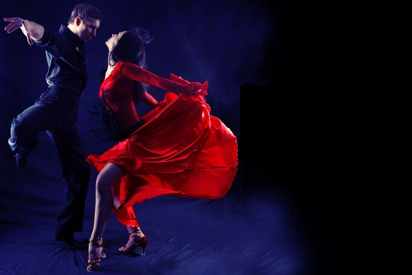 Kıbrıs Dans Kulüpleri: Salsa, Bachata ve Latin Gece Partileri - Mekan ve Gece Görseli