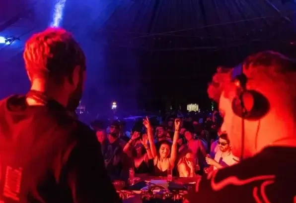 Kıbrıs DJ Etkinlikleri: Dünyaca Ünlü DJ'lerin Sahne Aldığı Mekanlar