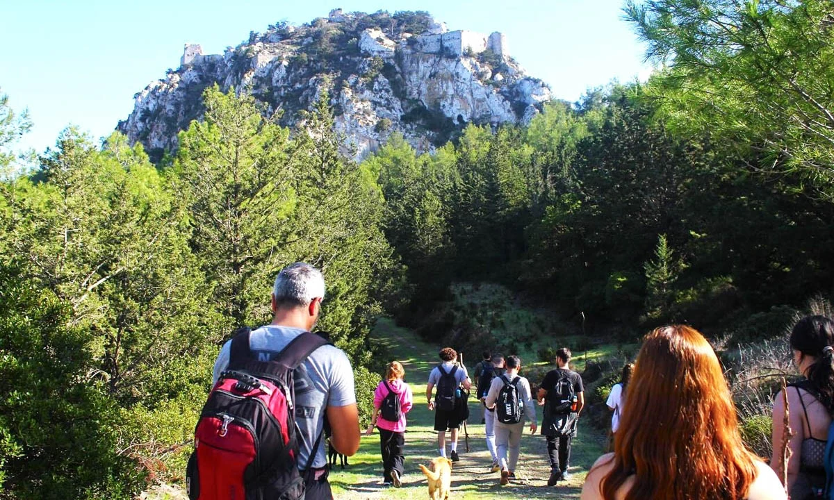 Kıbrıs Dağ & Trekking Otelleri Havuz ve Güneşlenme Terasları