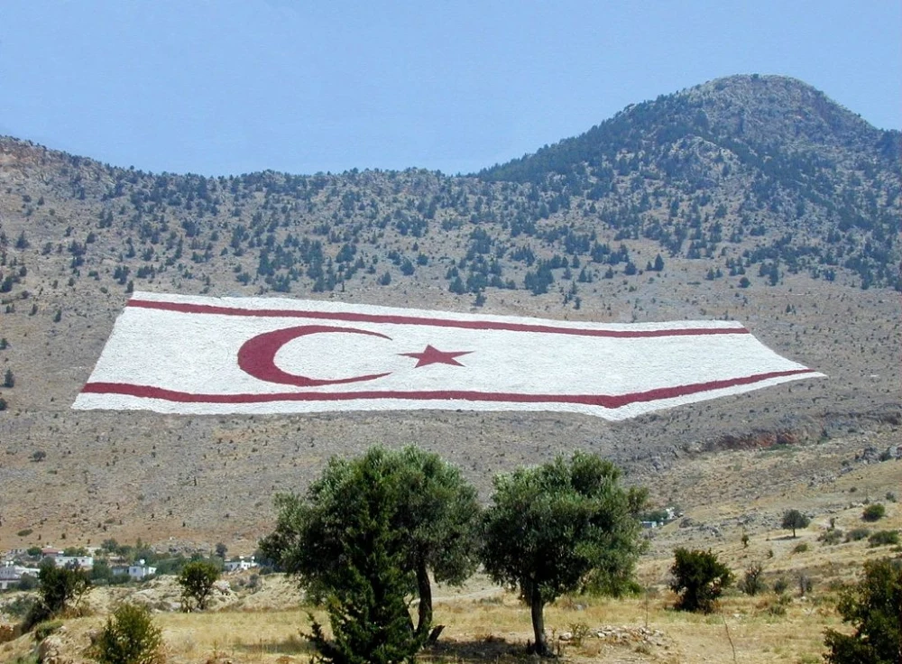 Kıbrıs Efsaneleri: Beşparmak Dağları Parmak İzi Hikayesi İç Görsel 2