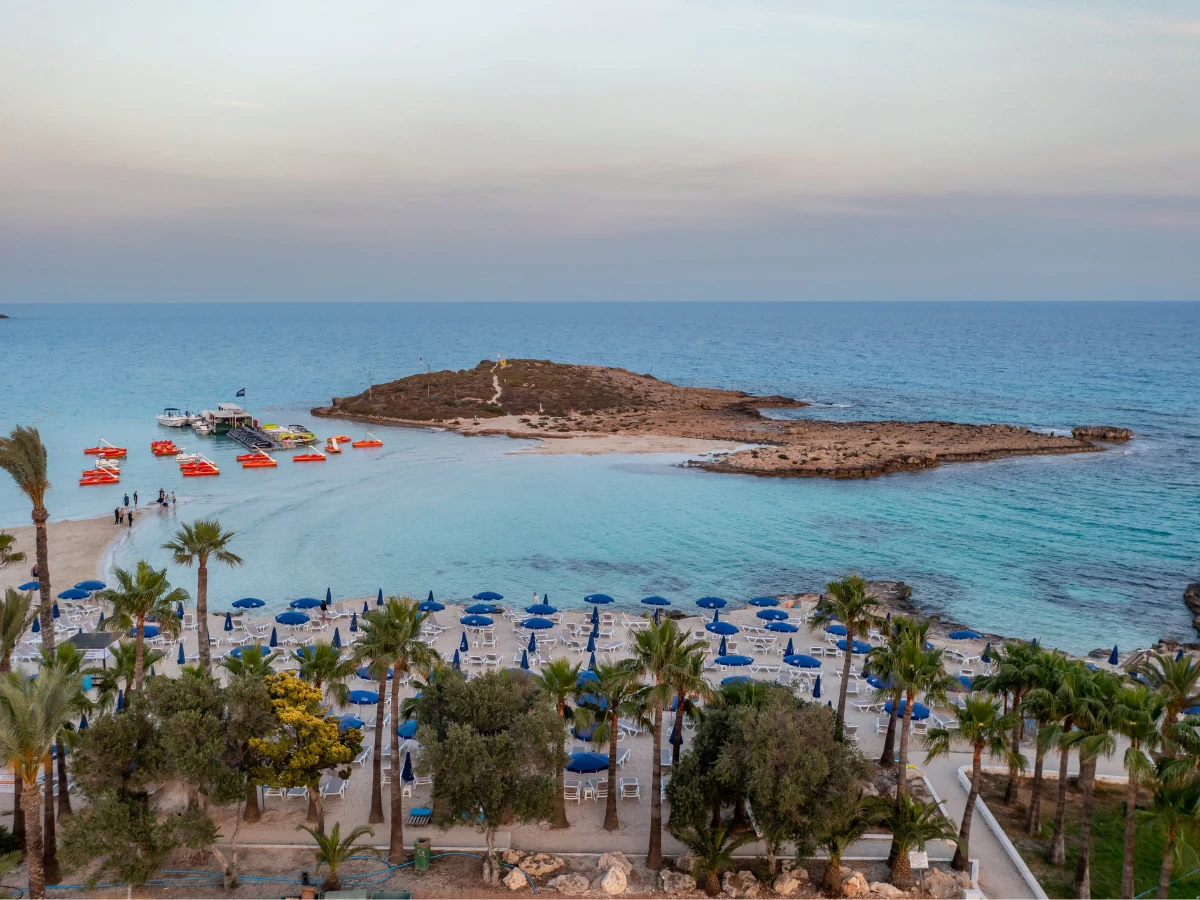 Kıbrıs'ın En Güzel Plajları ve Gizli Koyları (2026 Deniz Rehberi)
