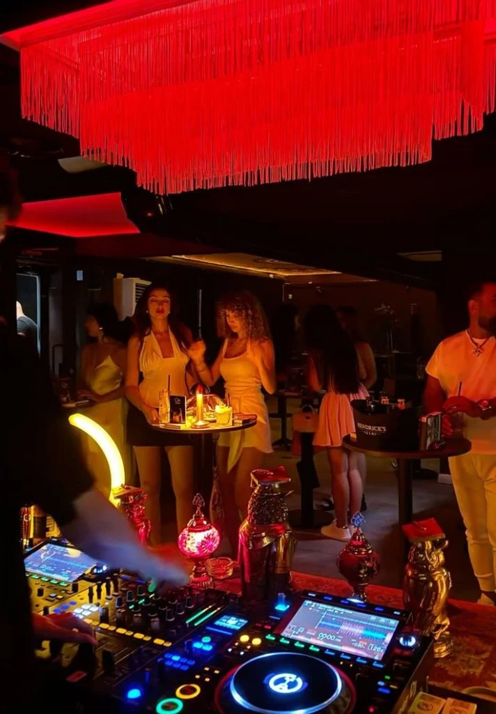 Kıbrıs Gece Hayatında Hanımlara Özel Geceler (Ladies Night) - Atmosfer ve Eğlence