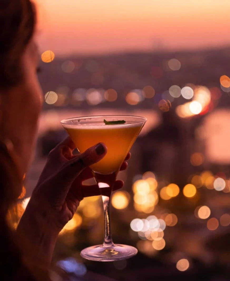 Kıbrıs Gece Hayatında En Popüler 15 Kokteyl Tarifi ve Sunumu - Atmosfer ve Eğlence