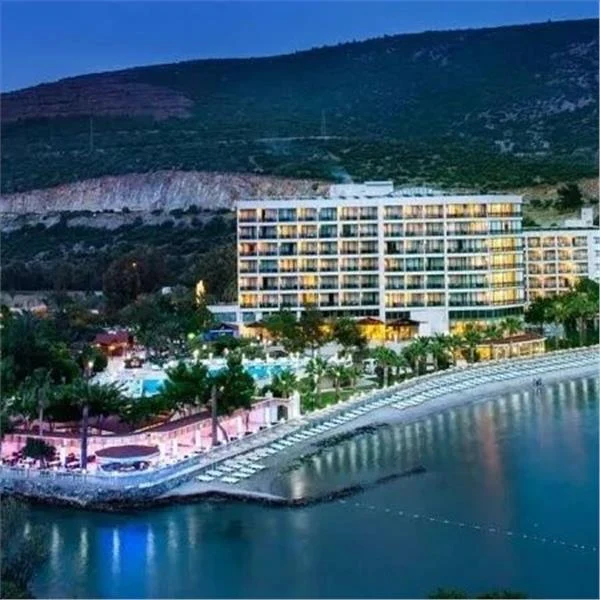 Kıbrıs Gece Kulüplerinde Doğum Günü ve Özel Gün Kutlamaları - Mekan ve Gece Görseli