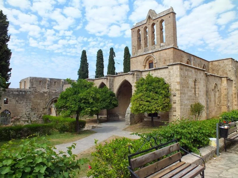 Kıbrıs Gece Kulüplerinde Erken Rezervasyon Avantajları
