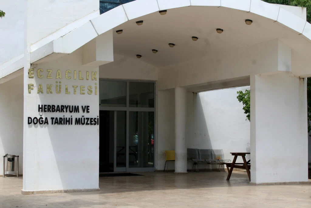 Kıbrıs Herbarium (Endemik Bitki ve Çiçek Müzesi) Alevkayası