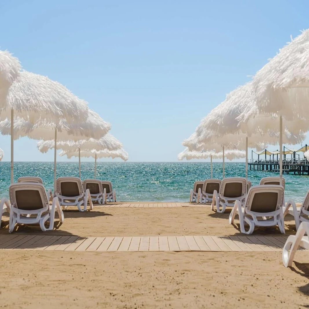 Gazebo & Özel İskeleli Oteller Havuz ve Güneşlenme Terasları