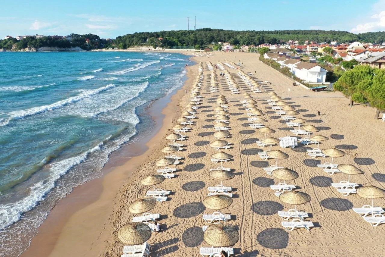 Kıbrıs Plajlarında Şezlong ve Şemsiye Fiyatları 2026 İç Görsel 1