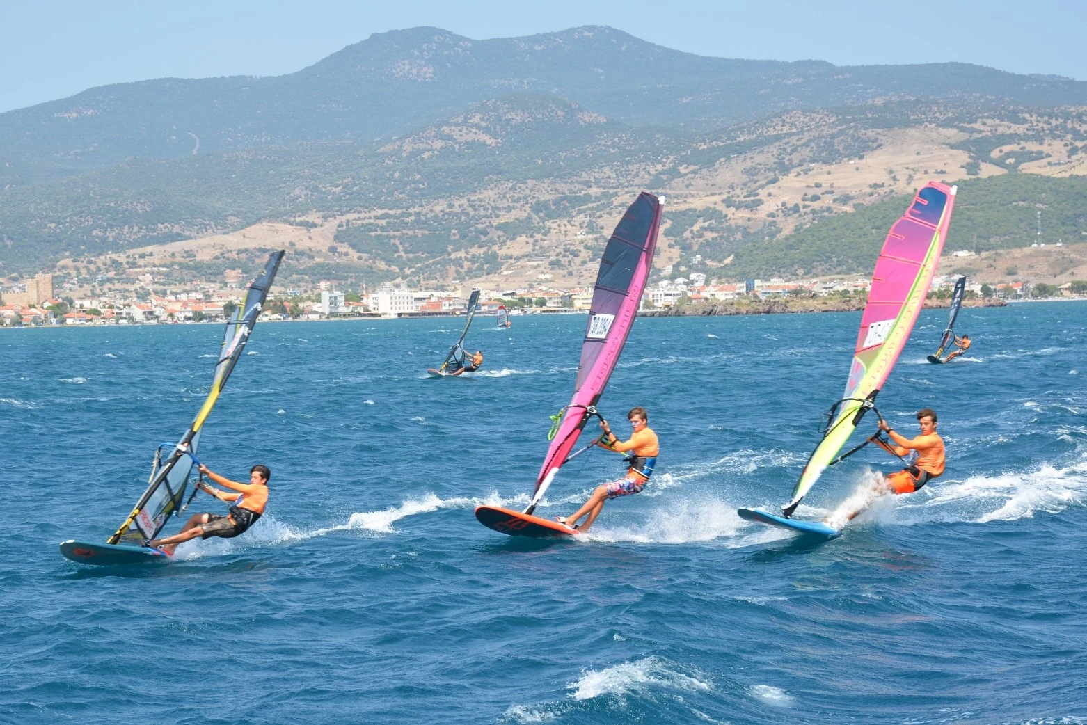 Kıbrıs Su Sporları ve Rüzgar Sörfü Merkezli Sahil Tesisleri