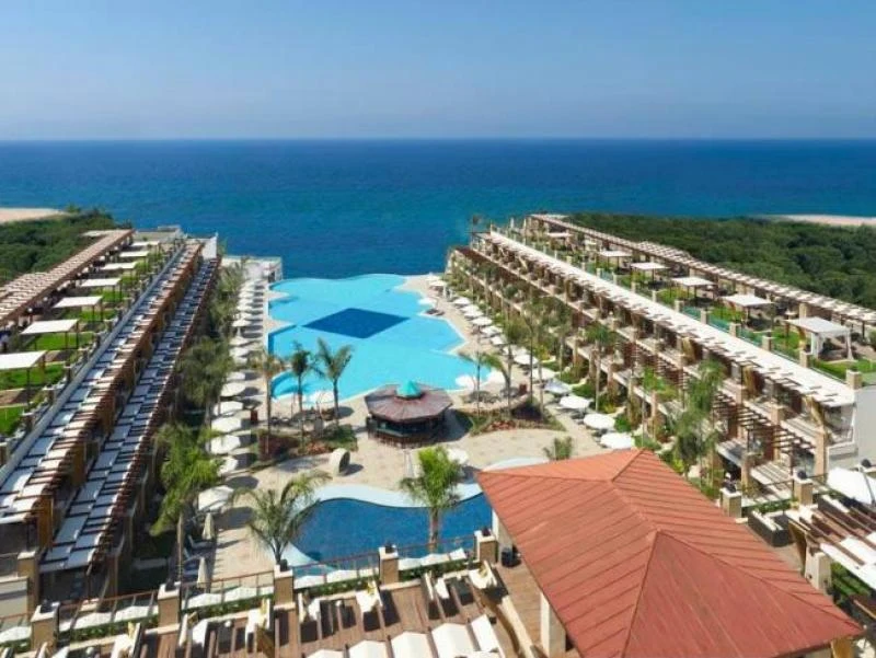 Sonbahar Sıcak Deniz Otelleri Tesis Mimarisi ve Genel Atmosfer