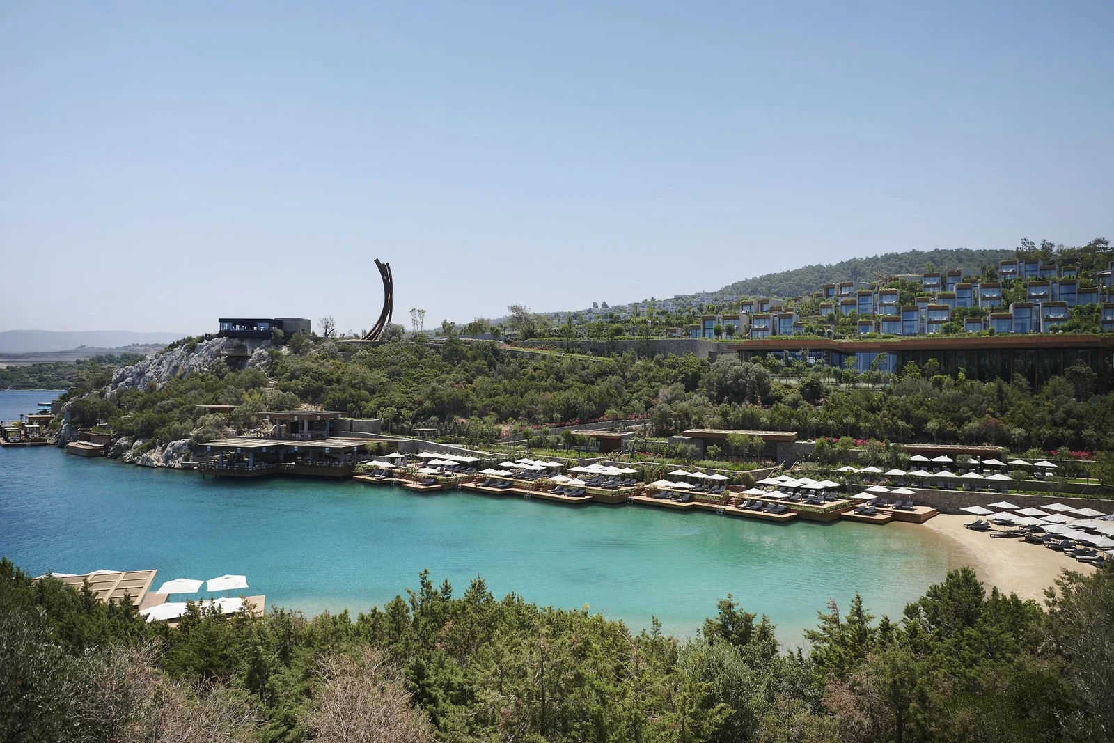 Single Tek Kişilik Güvenli Oteller Havuz ve Güneşlenme Terasları