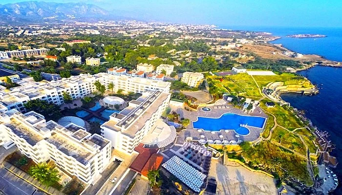 Tenis Kortlu Spor Otelleri Tesis Mimarisi ve Genel Atmosfer