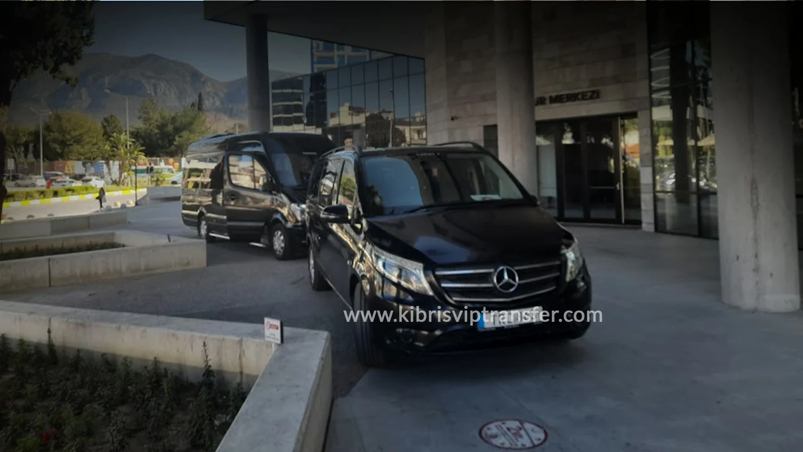 Kıbrıs Transfer Rehberi 2026: Servis, Taksi ve VIP Seçenekler