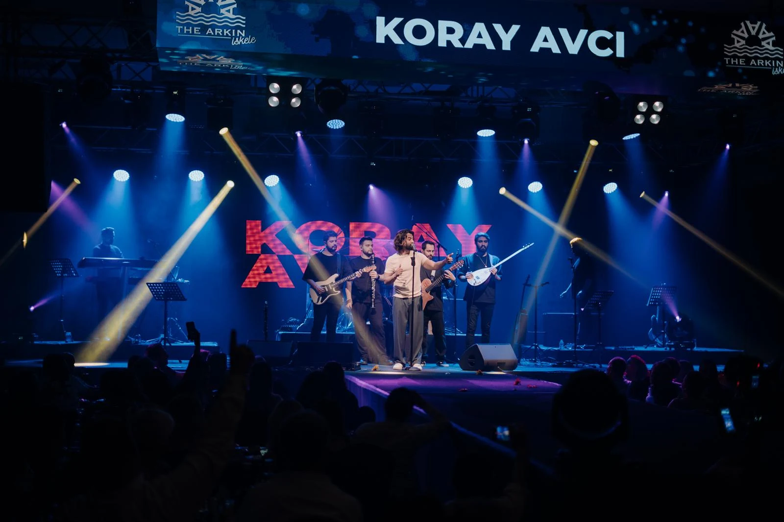 Kıbrıs Yaz Konserleri 2026: Popüler Sanatçıların Sahne Takvimi