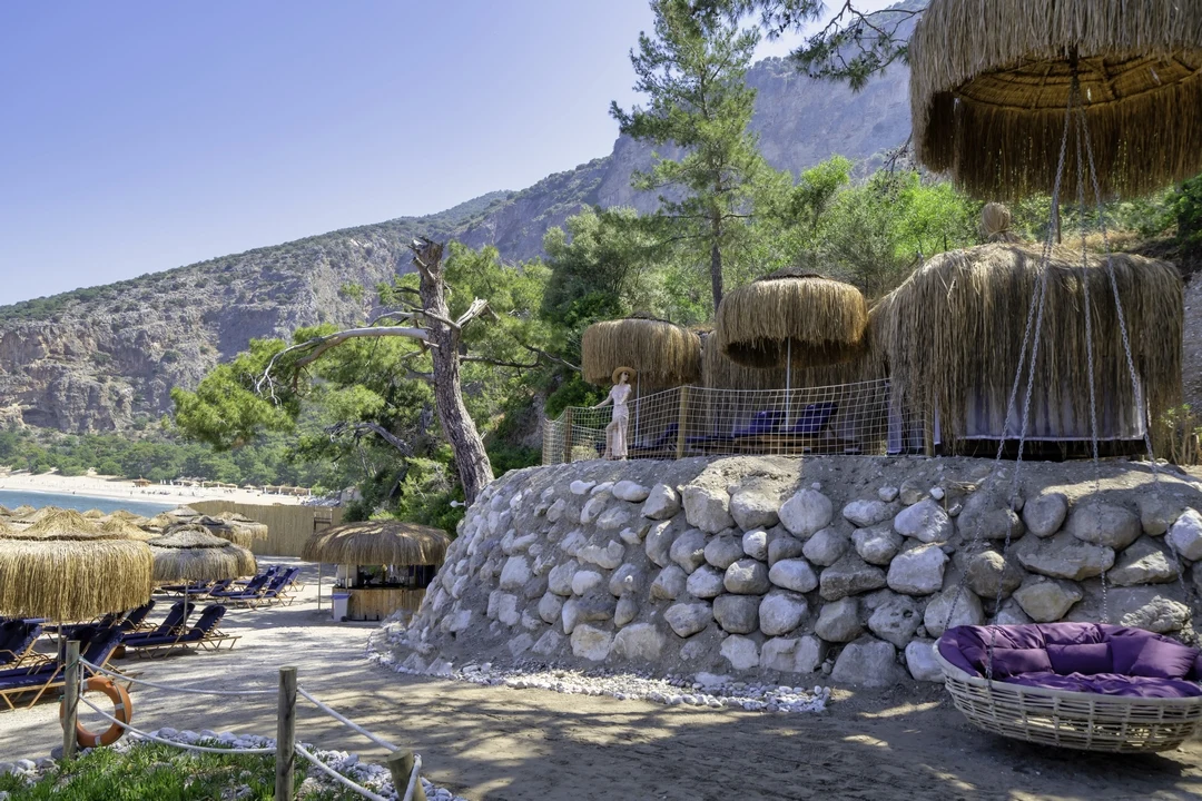 Kıbrıs Adults Only Oteller Havuz ve Güneşlenme Terasları