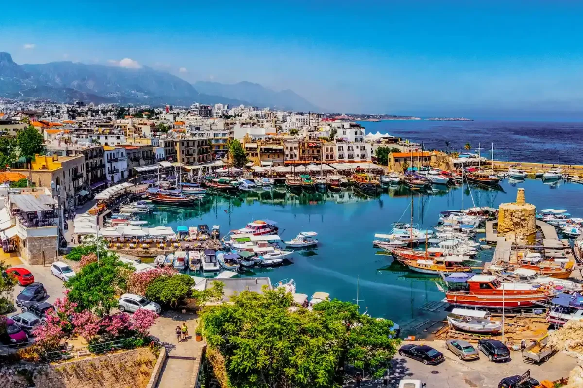 Kıbrıs'a Seyahat Eden Öğrencilerin Aileleri İçin Giriş Kolaylığı