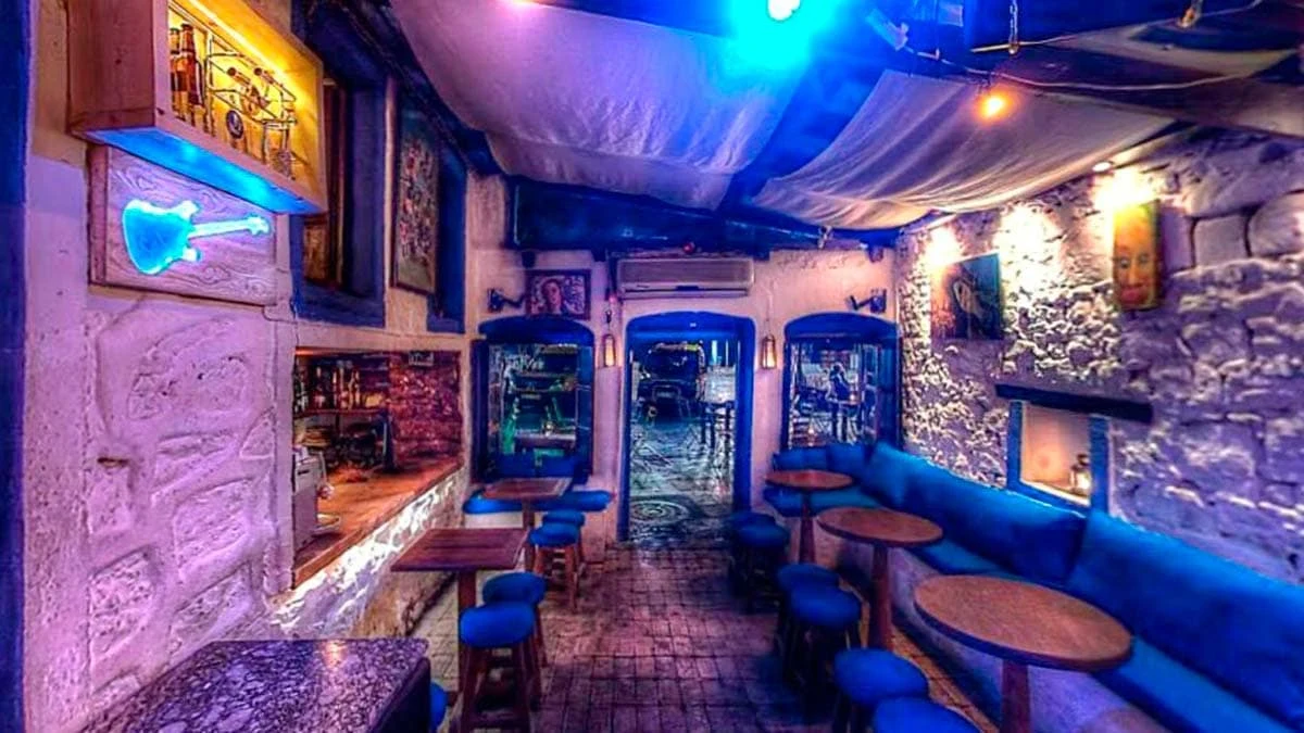 Lefkoşa Dereboyu Gece Hayatı: Publar, Kafeler ve Canlı Müzik - Mekan ve Gece Görseli