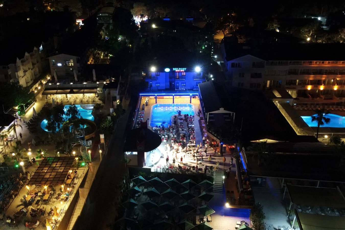 Lefkoşa Gece Hayatı Rehberi: Surlariçi Barları ve Canlı Müzik Mekanları - Mekan ve Gece Görseli