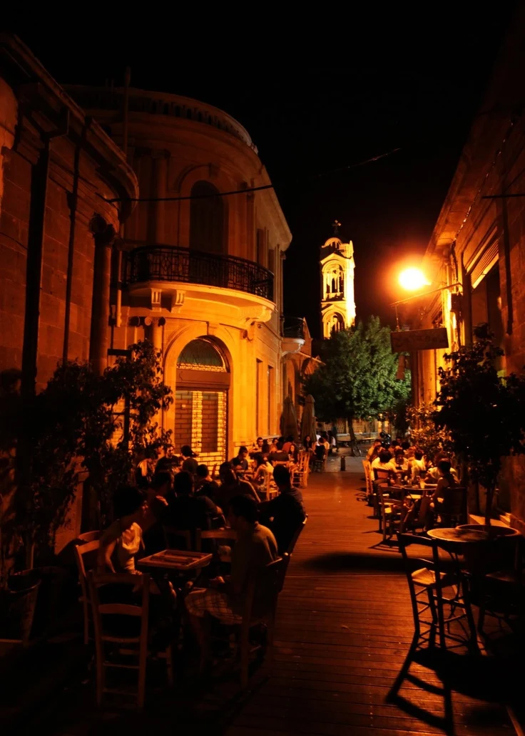 Lefkoşa Nicosia Barbers & Pub Gece Buluşmaları - Mekan ve Gece Görseli