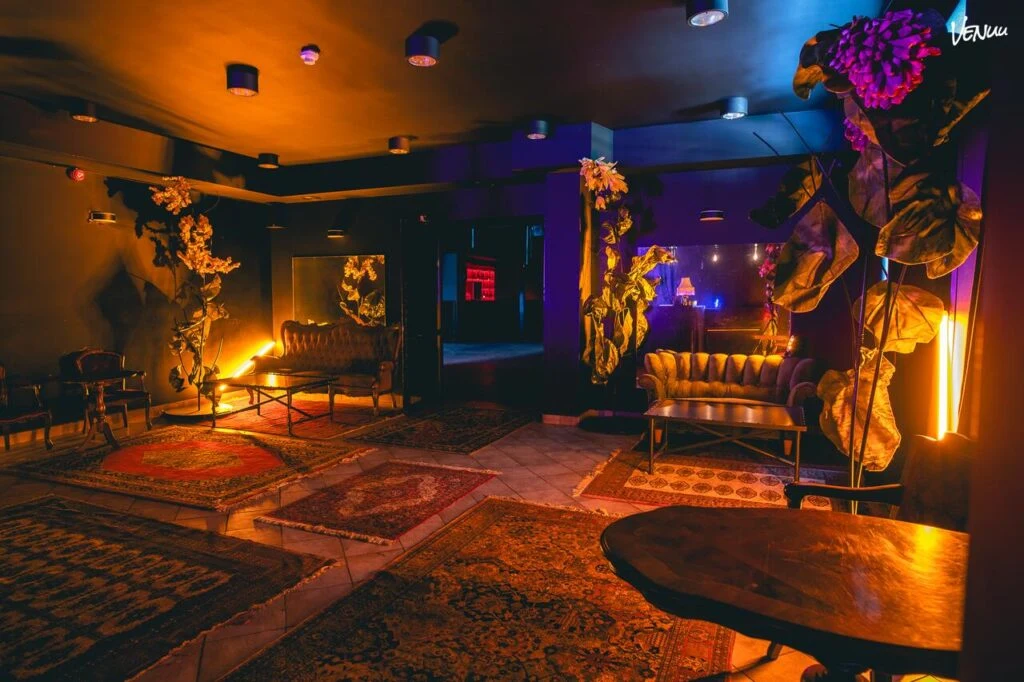 Lefkoşa Nicosia Barbers & Pub Gece Buluşmaları - Atmosfer ve Eğlence