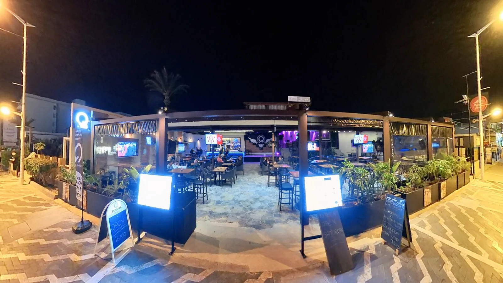 Lefkoşa Selimiye Meydanı Akşam me Gece Kahve/Cocktail Durakları - Mekan ve Gece Görseli