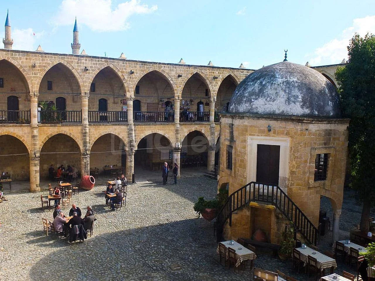 Lefkoşa Surlariçi Sanat Kafeleri ve Gece Sohbet Mekanları