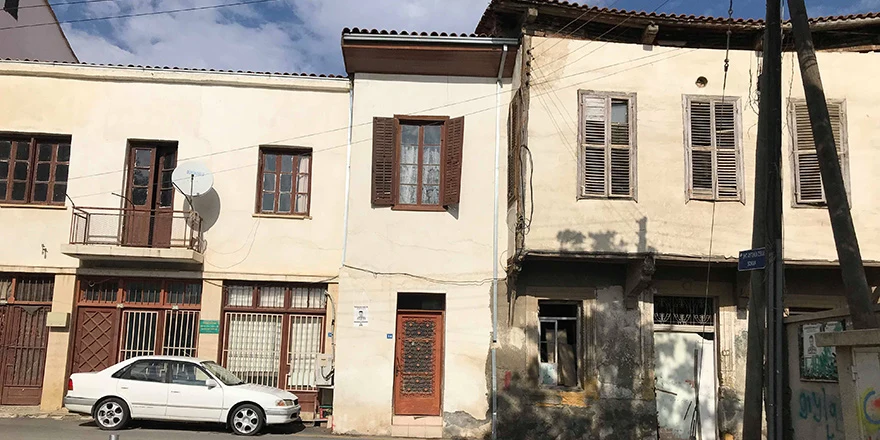 Lefkoşa Surlariçi Tarihi Konaklar Havuz ve Güneşlenme Terasları