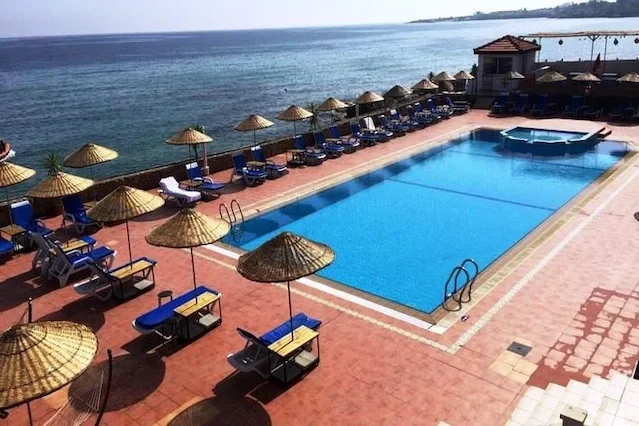 Manolya Hotel Havuz ve Sahil