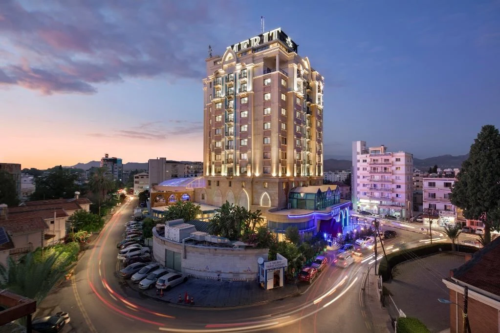 Merit Lefkoşa Hotel & Spa Havuz ve Sahil