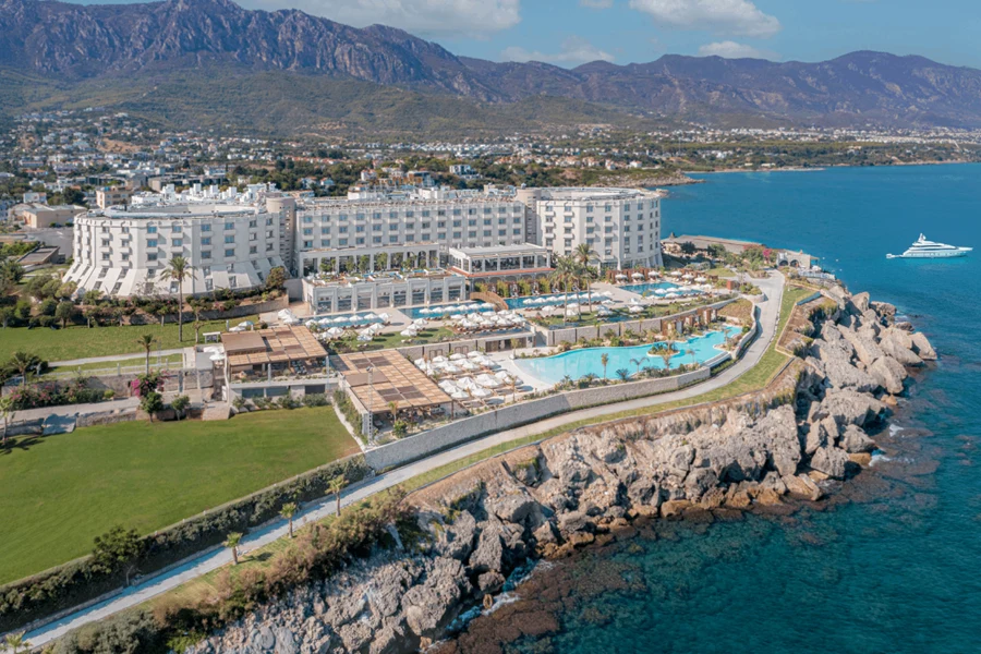 Merit Park Hotel Alsancak Sahil ve Restoran Rehberi