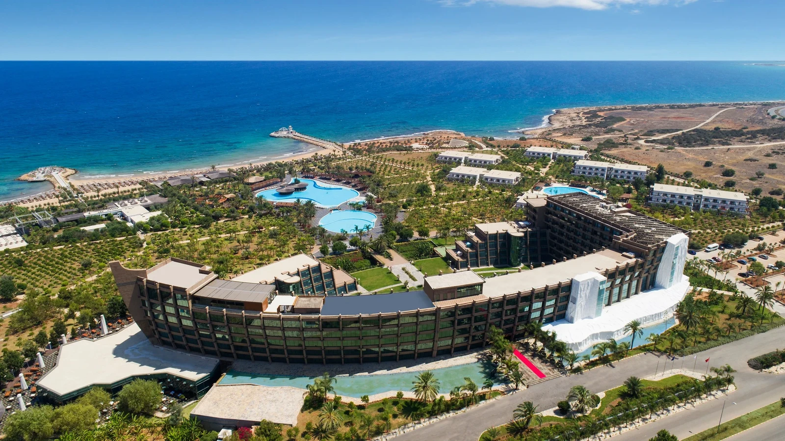 Nuh'un Gemisi Karina Beach Havuz ve Sahil