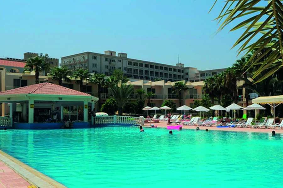 Oscar Resort Hotel Girne Havuz ve Tren Konsepti
