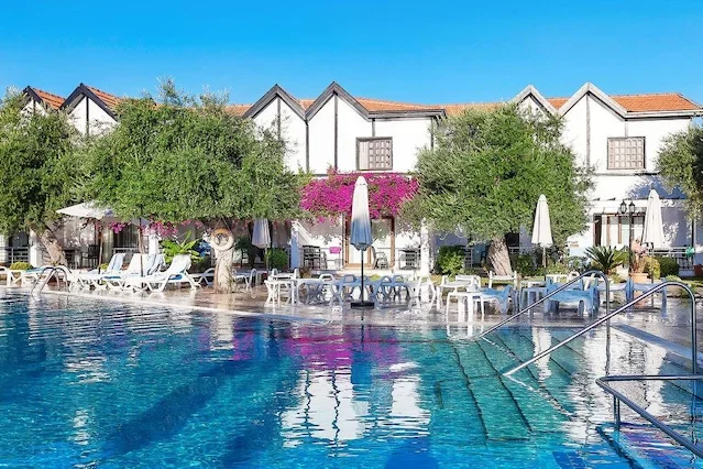 Ship Inn Hotel Havuz ve Sahil