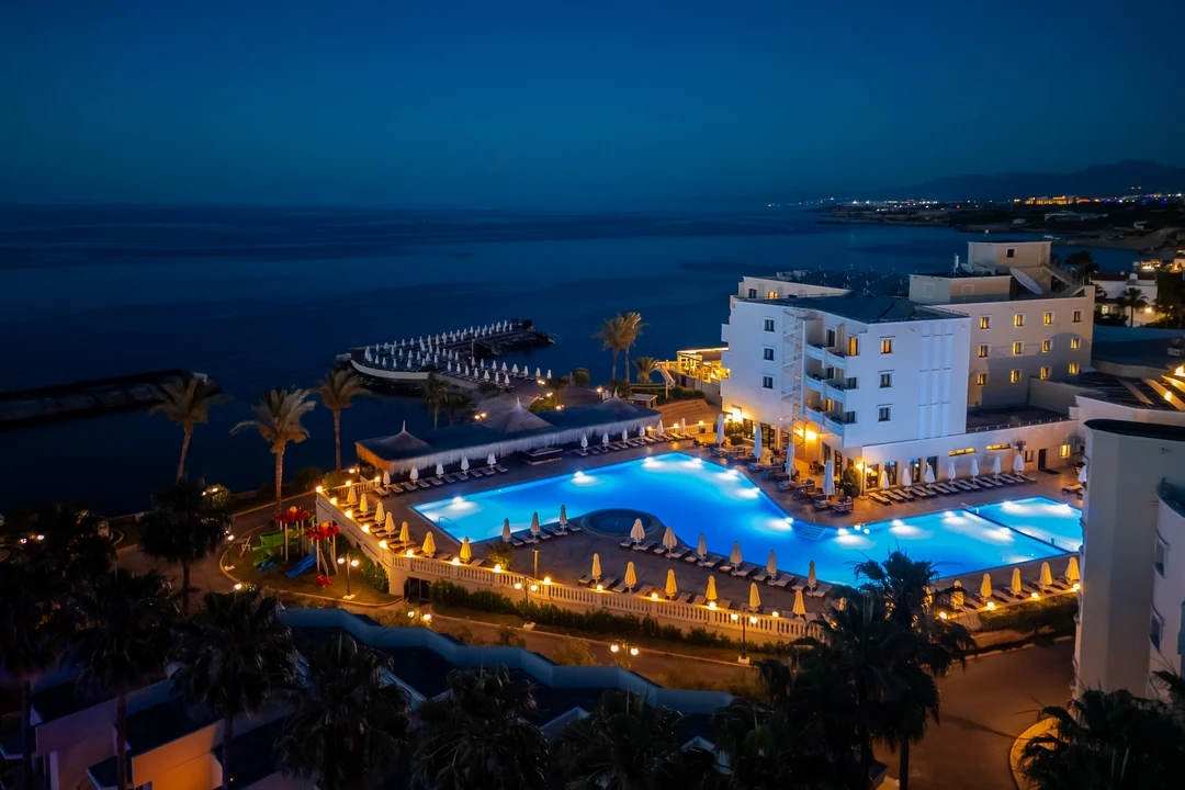 Vuni Palace Hotel Girne Lüks Otel ve Deniz Manzarası